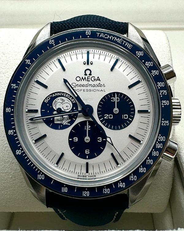 2021 Omega Speedmaster “Silver Snoopy Award” 42MM White Dial Textile Strap (310.32.42.50.02.001)