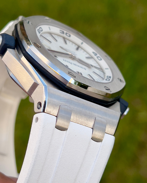 Audemars Piguet Royal Oak Offshore Diver 42MM White Dial Rubber Strap ...