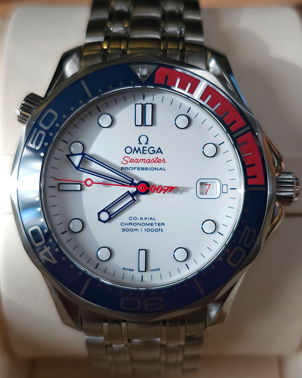 2017 Omega Seamaster Diver 300M "James Bond" Commanders Watch 41MM Steel White Dial (212.32.41.20.04.001)