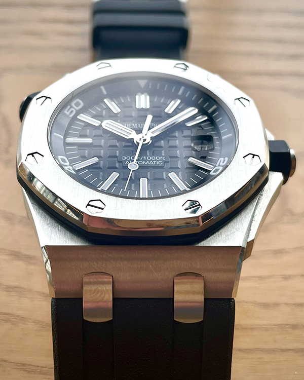 Audemars Piguet Royal Oak Offshore Diver 42MM Black Dial Rubber Strap ...