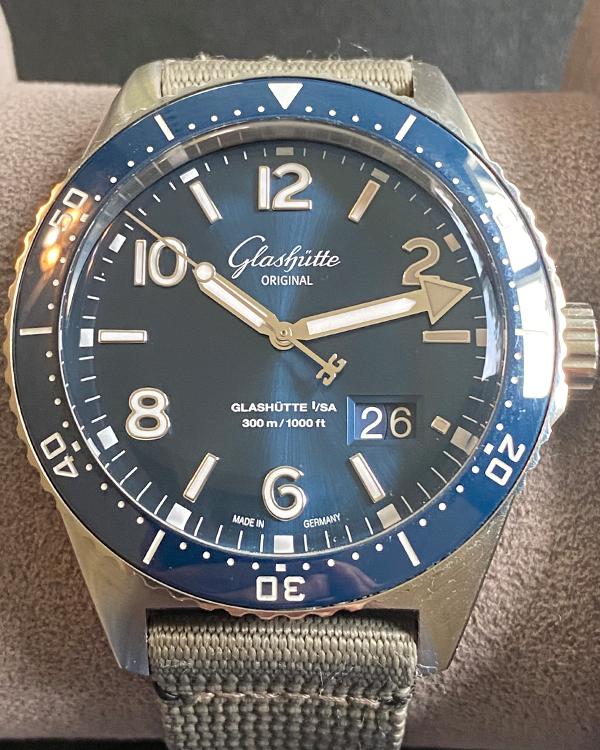 2023 Glashütte Original SeaQ Panorama Date 43.2MM Blue Dial Textile Strap (1-36-13-02-81-34)