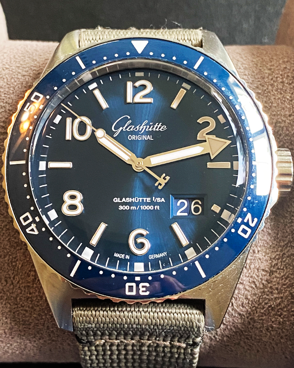 2021 Glashütte Original SeaQ Panorama Date 43.2MM Blue Dial Textile Strap (1-36-13-02-81-34)