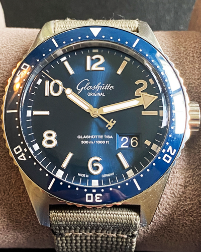 2021 Glashütte Original SeaQ Panorama Date 43.2MM Blue Dial Textile Strap (1-36-13-02-81-34)