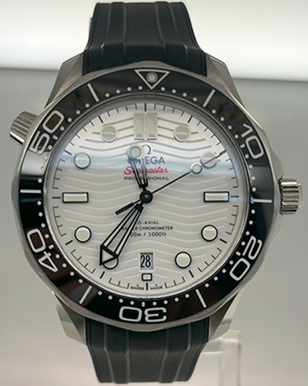 2022 Omega Seamaster Professional Diver 300 M 42MM White Dial Rubber Strap (210.32.42.20.04.001)