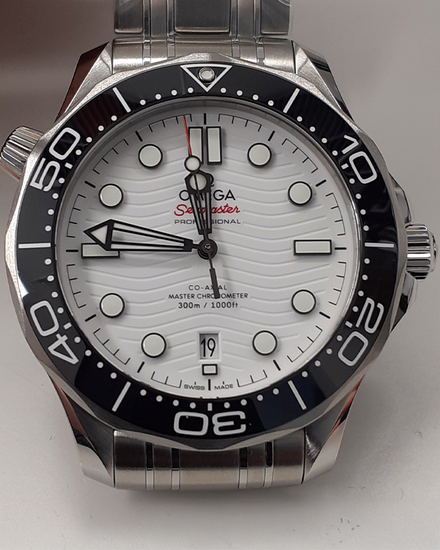2024 Omega Seamaster Diver 300M 42MM White Dial Steel Bracelet (210.30.42.20.04.001)