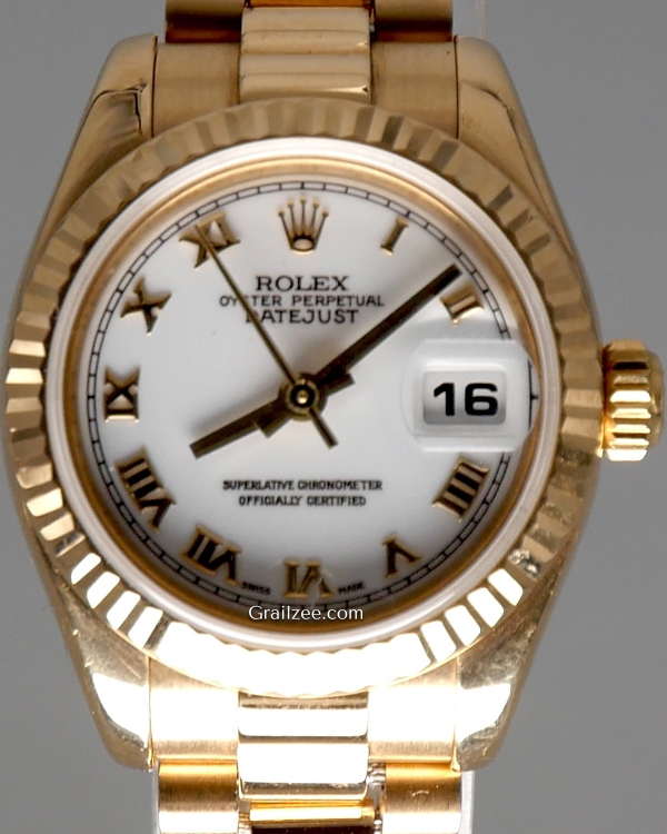 2002 Rolex Lady-Datejust 26MM White Dial Yellow Gold President Bracelet (179178)