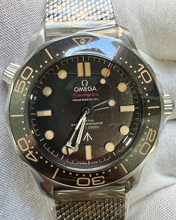 2023 Omega Seamaster Diver 300M "007 No Time To Die" 42MM Black Dial Titanium Bracelet (210.90.42.20.01.001)