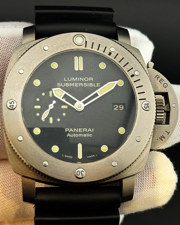 2016 Panerai Luminor Submersible 1950 47MM Black Dial Rubber Strap (PAM00305)