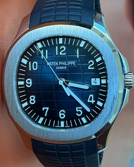 2021 Patek Philippe Aquanaut 42.2MM Blue Dial Rubber Strap (5168G-001)