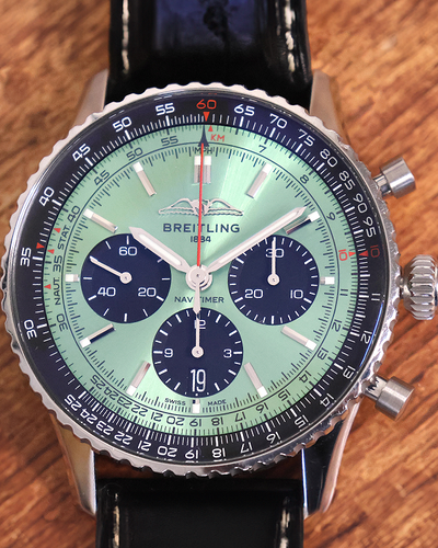 No Reserve - Breitling Navitimer 1 B01 Chronograph 43MM Green Dial Leather Bracelet (AB0138241L1P1)