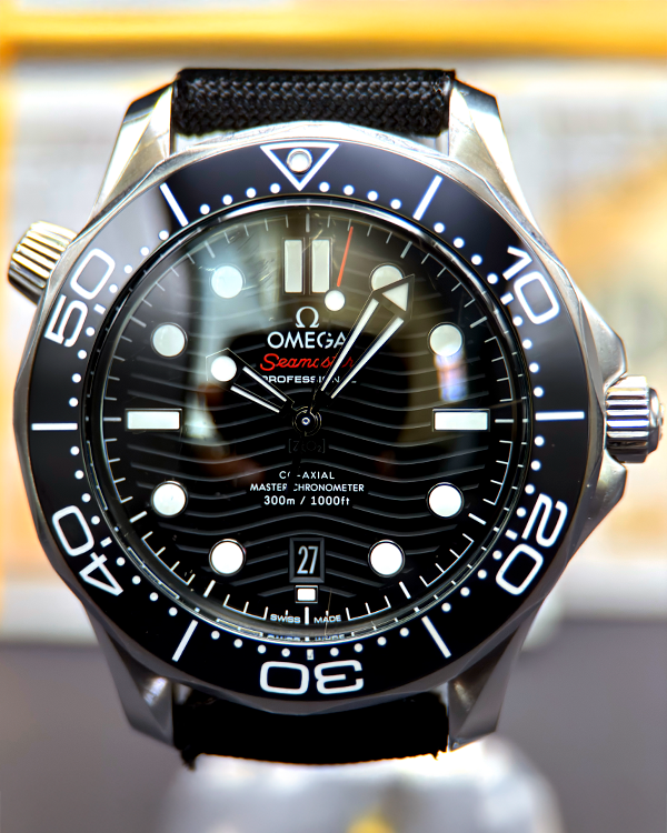 2022 Omega Seamaster Diver 300M 42MM Black Dial Rubber Strap (210.32.42.20.01.001)