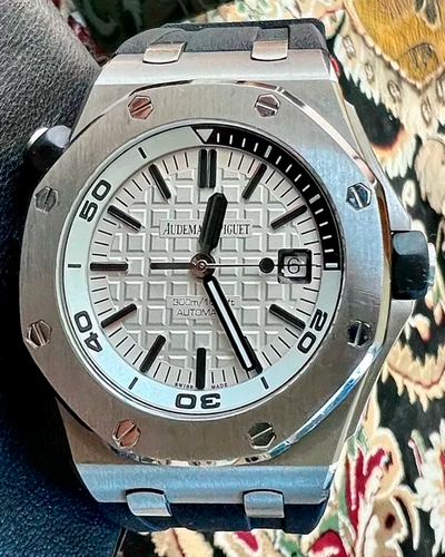 2015 Audemars Piguet Royal Oak Offshore Diver 42MM White Dial Rubber Strap (15710ST.OO.A002CA.02)