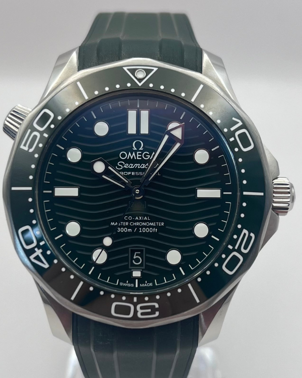 2023 Omega Seamaster Diver 300M 42MM Green Dial Rubber Strap (210.32.42.20.10.001)