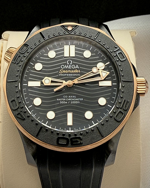 2024 Omega Seamaster Diver 300M 43.5MM Black Dial Rubber Strap (210.62.44.20.01.001)