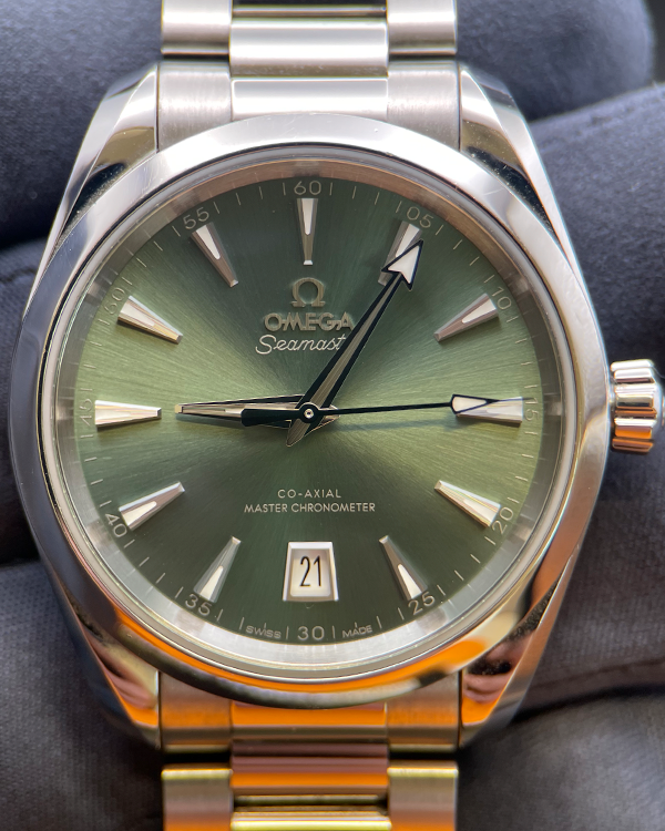 2023 Omega Seamaster Aqua Terra Shades 38MM Green Dial Steel Bracelet (220.10.38.20.10.002)