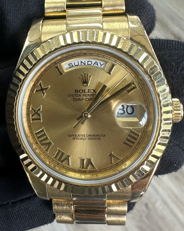 2009 (V Serial) Rolex Day-Date II 41mm Champagne Dial Yellow Gold President Bracelet (218238)