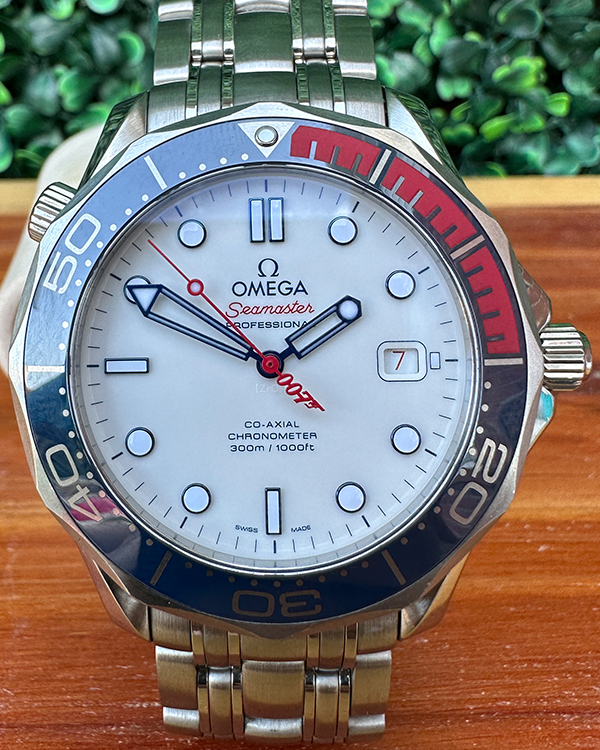 2018 Omega Seamaster Diver 300M "James Bond" Commanders Watch Steel White Dial (212.32.41.20.04.001)