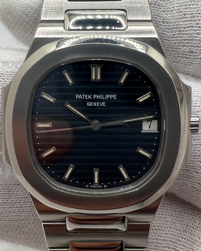 Patek Philppe Nautilus 33MM Quartz Blue Dial Steel Bracelet (3900)