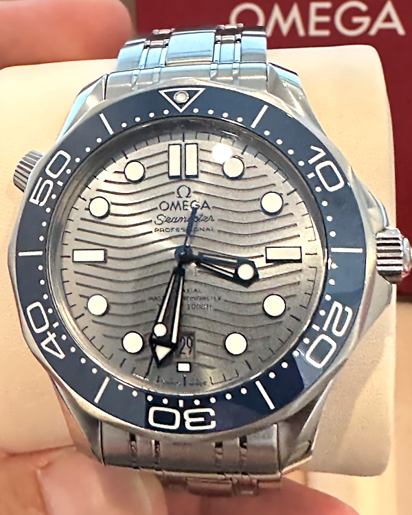 2020 Omega Seamaster Diver 300M 42MM Grey Dial Steel Bracelet (210.30.42.20.06.001)