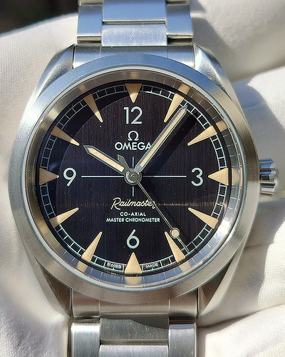 Omega Seamaster Railmaster 40MM Black Dial Steel Bracelet (220.10.40.20.01.001)