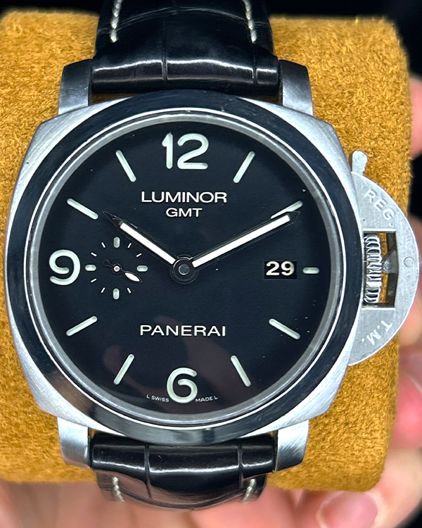 2011 Panerai Luminor 1950 3 Days GMT 44MM Black Dial Leather Strap (PAM00320)