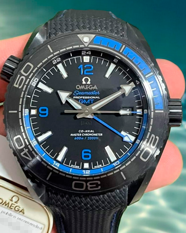 2017 Omega Seamaster Planet Ocean 600M 45.5MM Black Dial Rubber Strap (215.92.46.22.01.002)