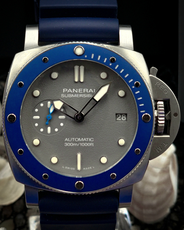 2023 Panerai Luminor Submersible 42MM Grey Rubber Strap (PAM00959)