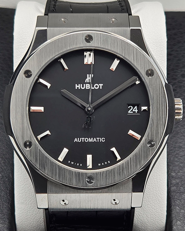 2018 Hublot Classic Fusion 45MM Black Dial Leather/Rubber Strap (511.NX.1171.LR)