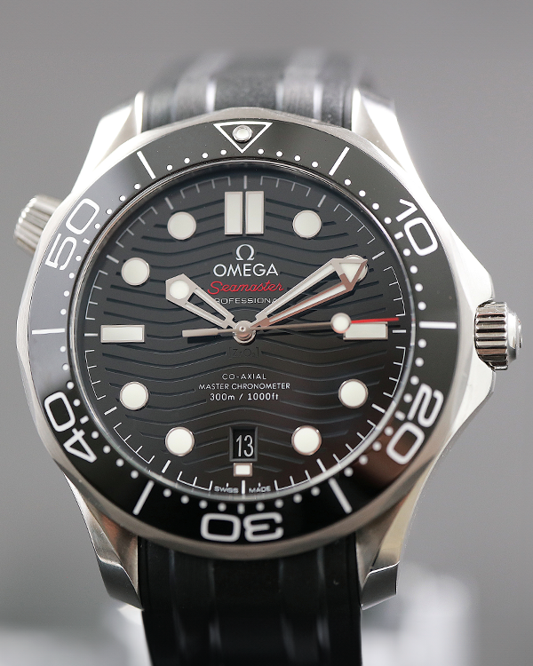 2024 Omega Seamaster Diver 300M 42MM Black Dial Rubber Strap (210.32.42.20.01.001)