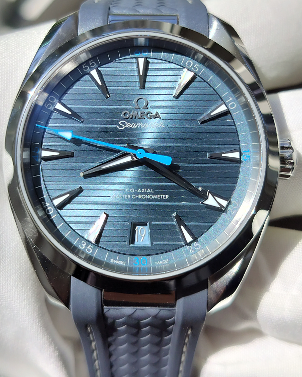 2022 Omega Seamaster Aqua Terra 41MM Blue Dial Rubber Strap (220.12.41.21.03.002)