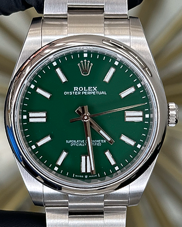 No Reserve - 2024 Rolex Oyster Perpetual 41MM Green Dial Oyster Bracelet (124300)