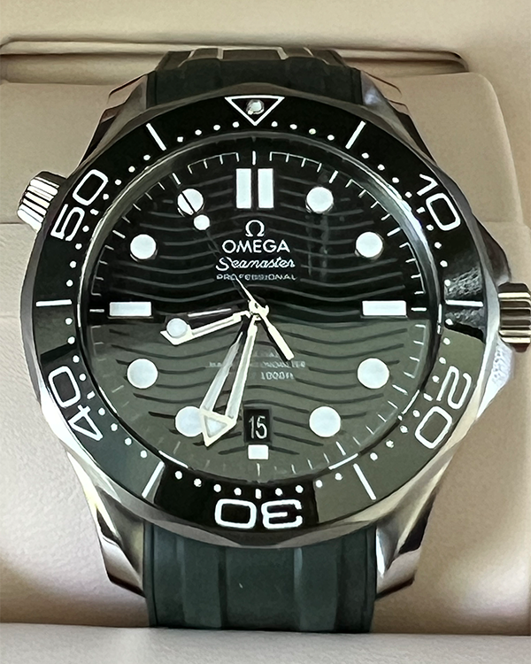 2022 Omega Seamaster Diver 300M "Seaweed" Co-Axial Master Chronometer 42MM Steel Green Dial Rubber Strap (210.32.42.20.10.001)