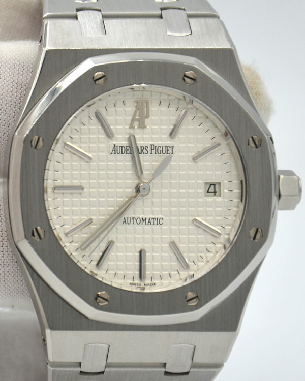 Audemars Piguet Royal Oak Selfwinding 39MM White Dial Steel Bracelet (15300ST)