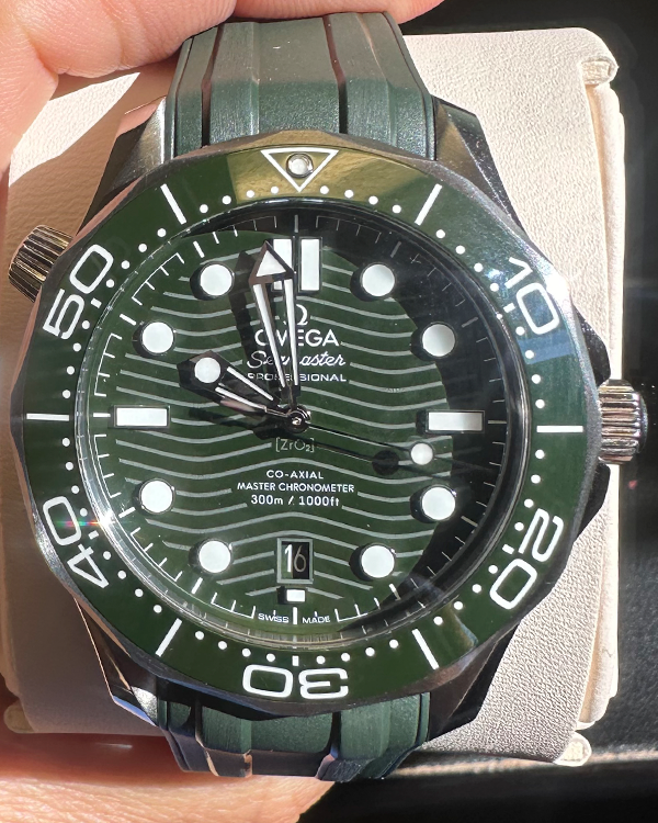 2023 Omega Seamaster Diver 300M 42MM Green Dial Rubber Strap (210.32.42.20.10.001)