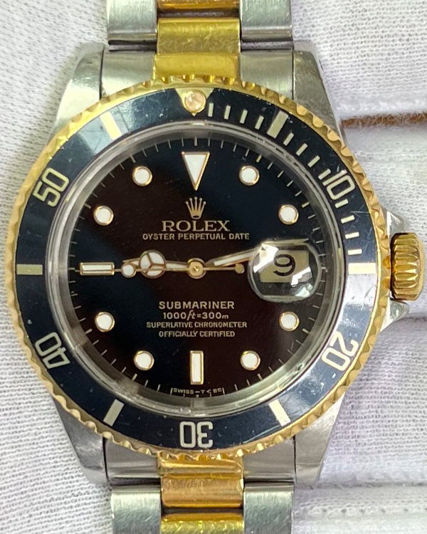 Rolex Submariner Date 40MM Black Dial Two-Tone Bracelet (16613)