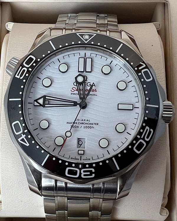 2022 Omega Seamaster Diver 300M 42MM White Dial Steel Bracelet (210.30.42.20.04.001)