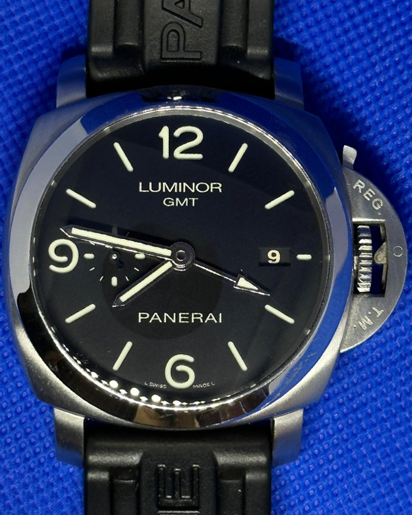 2015 Panerai Luminor 1950 3 Days GMT L.E. 44MM Black Dial Rubber Strap (PAM00320)