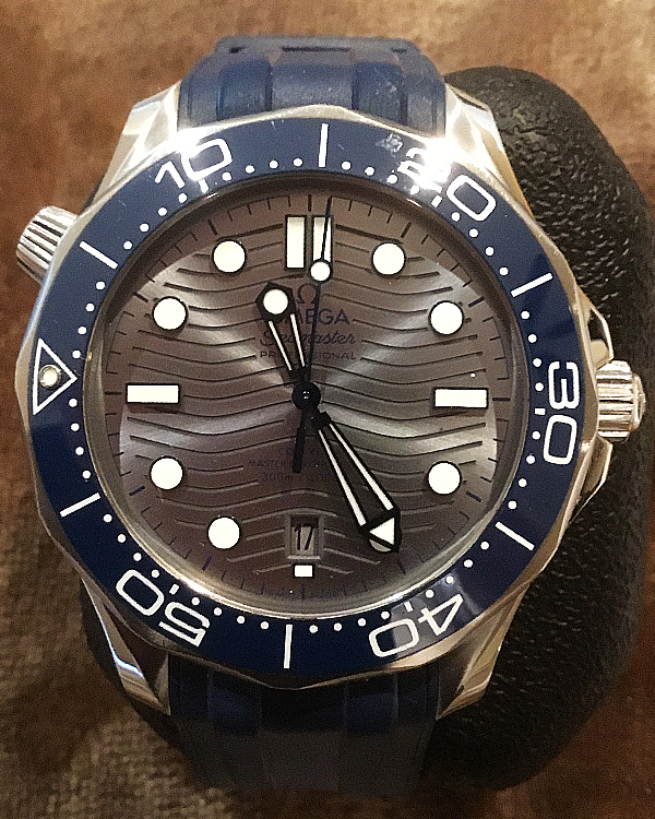 2020 Omega Seamaster 300M 42MM Grey Dial Rubber Strap (210.32.42.20.06.001)