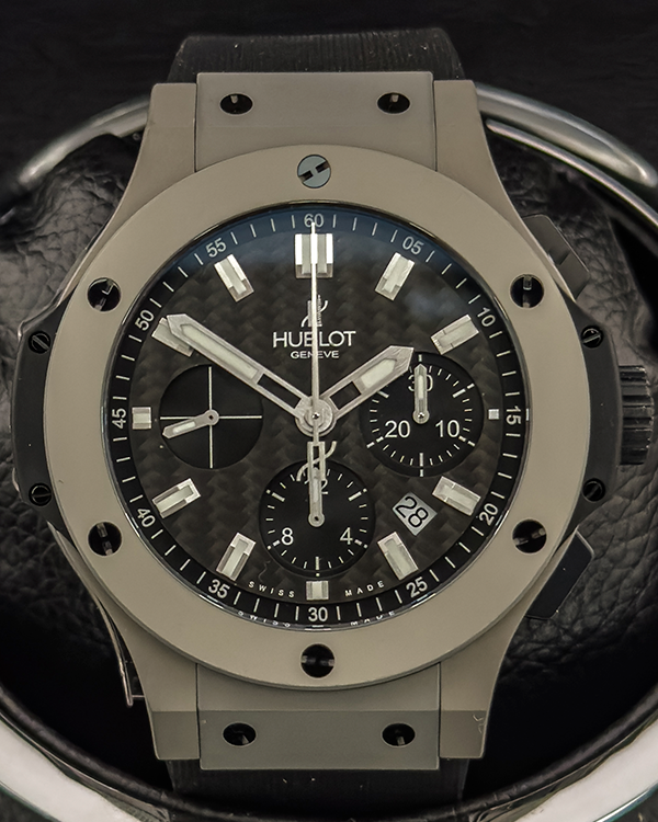 No Reserve - 2012 Hublot Mag Bang II 44MM Carbon Fiber Dial Rubber Strap (320.UI.1770.RX)