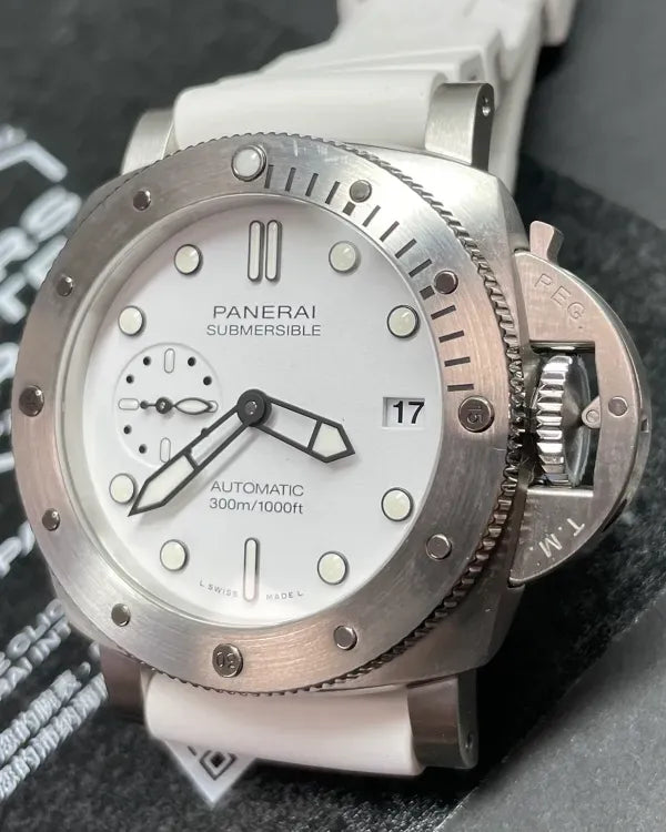 No Reserve - 2022 Panerai Submersible 42MM White Dial Rubber Strap (PAM01223)
