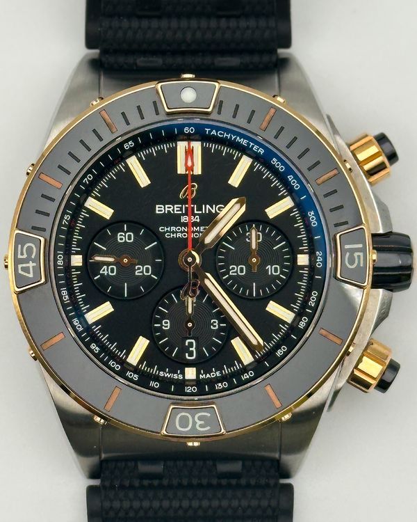 Breitling Super Chronomat B01 44MM Black Dial Rubber Strap (UB0136)