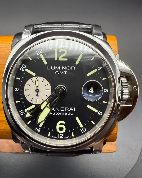 2022 Panerai Luminor GMT 44MM Black Dial Leather Strap (PAM01088)