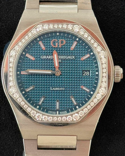 2022 Girard Perregaux Laureato 34MM Quartz Blue Dial Steel Bracelet (80189D11A431-11A)