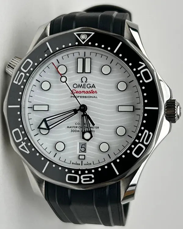 2022 Omega Seamaster Diver 300M 42MM White Dial Rubber Strap (210.30.42.20.04.001)