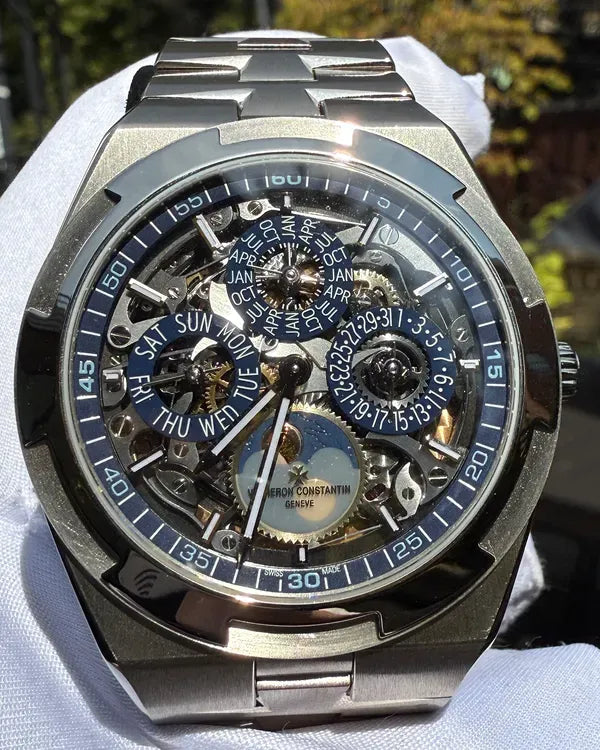 (Albert) Vacheron Constantin Overseas (4300V/120G-B946)