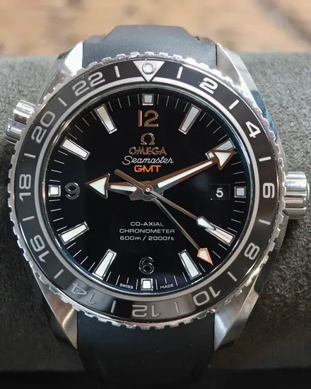 2019 Omega Seamaster Planet Ocean GMT 43.5MM Black Dial Rubber Strap (232.32.44.22.01.001)
