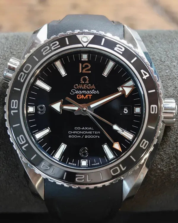 2019 Omega Seamaster Planet Ocean GMT 43.5MM Black Dial Rubber Strap (232.32.44.22.01.001)