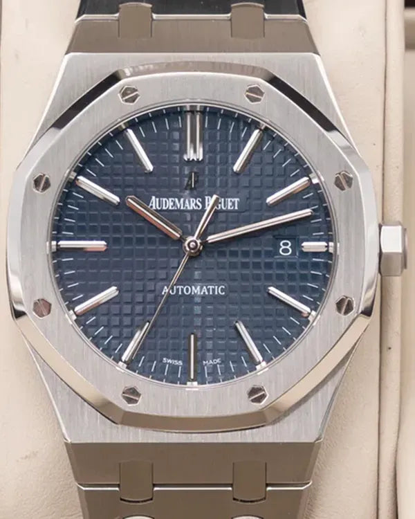 Audemars Piguet Royal Oak (15400ST)