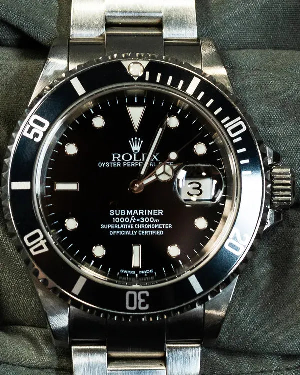 2001 Rolex Submariner Date 40MM Black Dial Oyster Bracelet (16610)