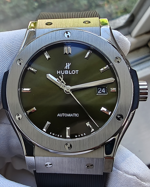 Hublot Classic Fusion 42MM Green Dial Rubber Strap (542.NX.8970.LR)
